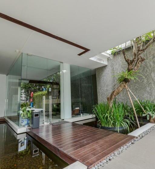 Fotos del hotel Upscale Suites:  5