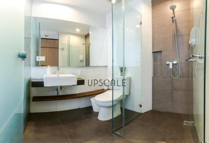 Fotos del hotel Upscale Suites:  13