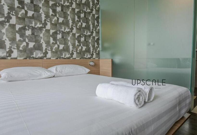 Fotos del hotel Upscale Suites:  23