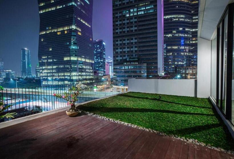 Fotos del hotel Upscale Suites:  11