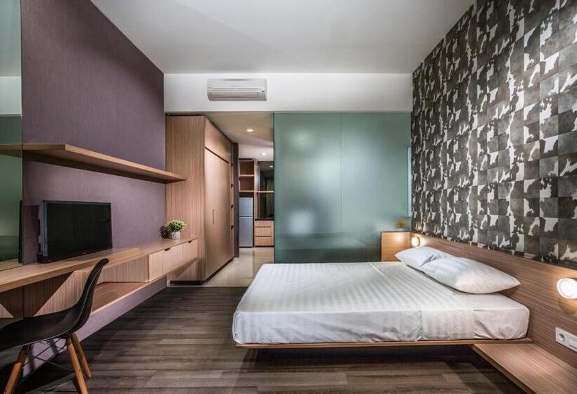 Fotos del hotel Upscale Suites:  2