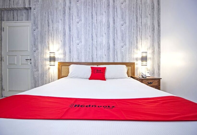 Fotos del hotel Reddoorz Plus Near Rs Hasan Sadikin:  16