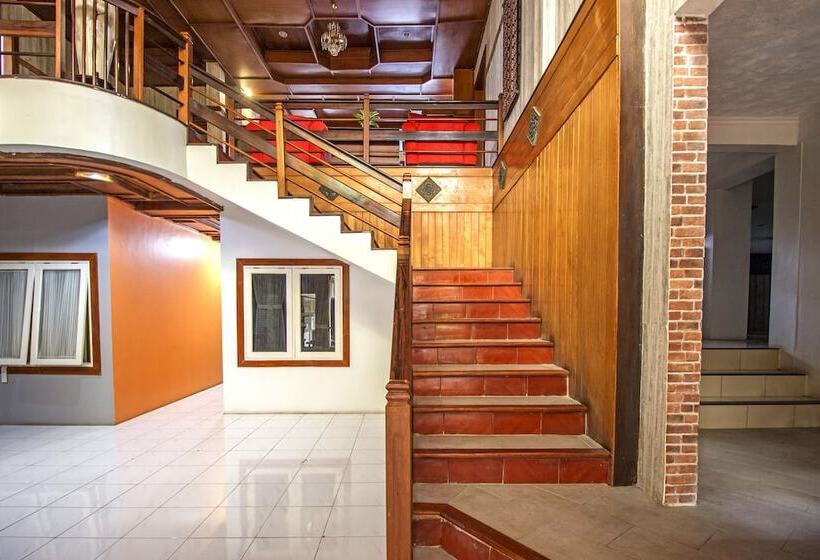 Fotos del hotel Reddoorz Plus Near Rs Hasan Sadikin:  2