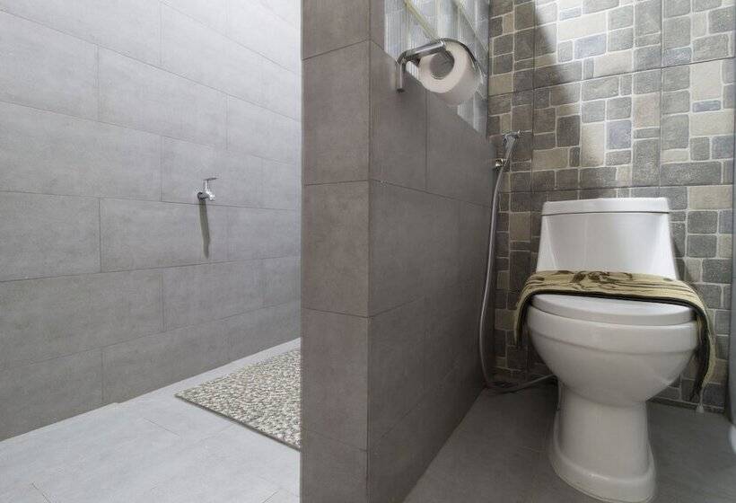 Fotos del hotel Reddoorz Plus Near Rs Hasan Sadikin:  11