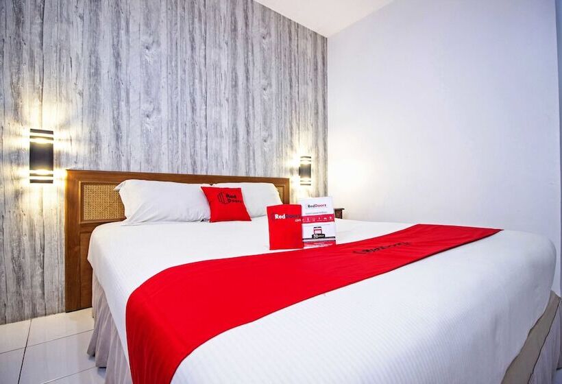Fotos del hotel Reddoorz Plus Near Rs Hasan Sadikin:  8