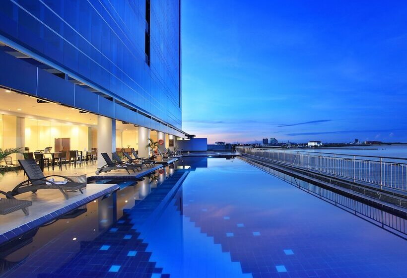 Fotos del hotel Swiss-belhotel Makassar:  3