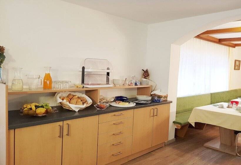 Fotos del hotel Pension Helvetia:  6