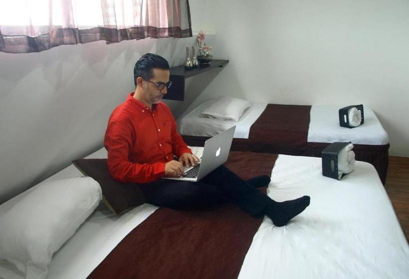 Fotos del hotel Hostal Villa 97:  8