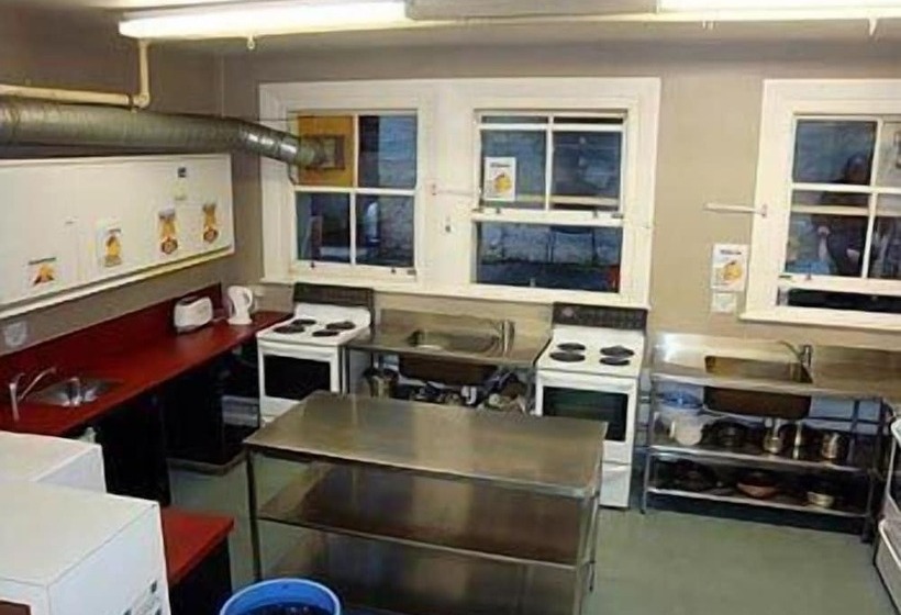 Fotos del hotel Surf  N  Snow Backpackers:  5