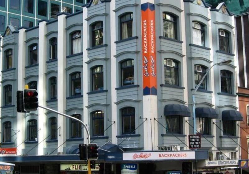 Fotos del hotel Surf  N  Snow Backpackers:  8