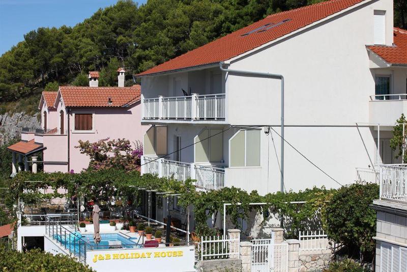 Fotos del hotel J & B Holiday House:  2