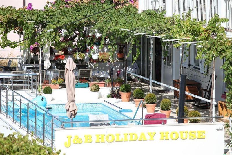 Fotos del hotel J & B Holiday House:  6