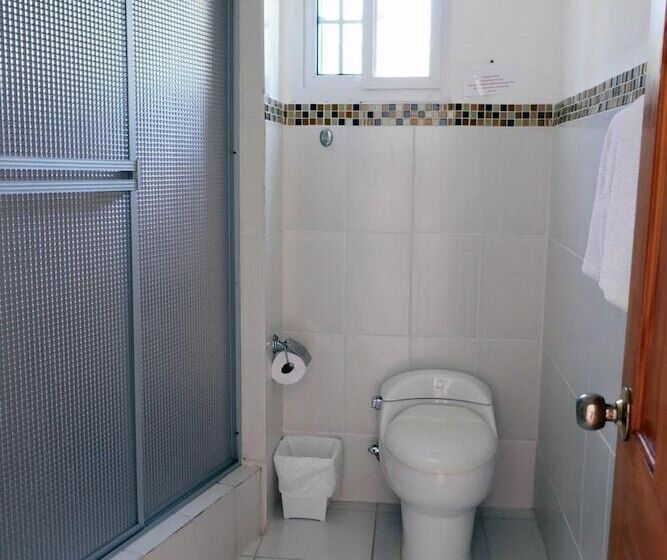 Fotos del hotel Kevin Condos:  5