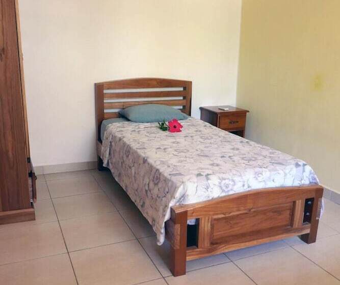 Fotos del hotel Kevin Condos:  12