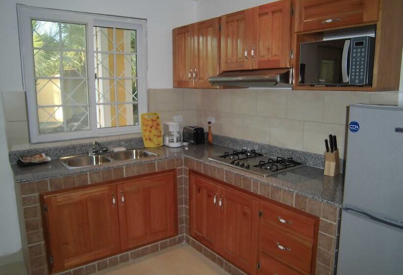 Fotos del hotel Kevin Condos:  4