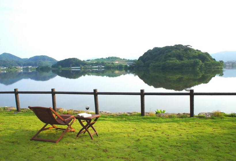 Fotos del hotel Lakeside  Little White Flower:  7