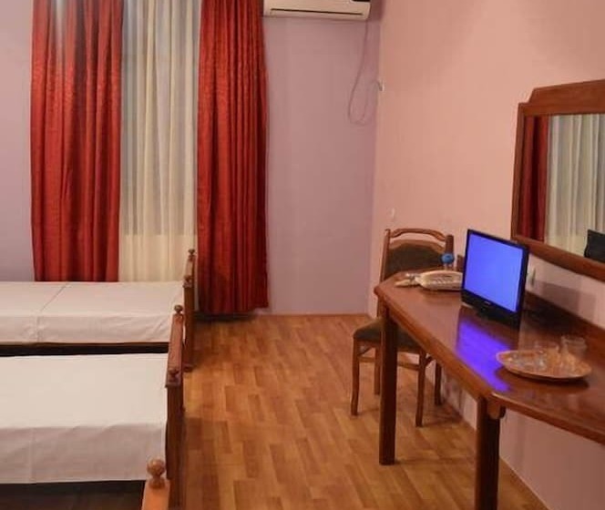 Fotos del hotel Tirifi Holiday:  10