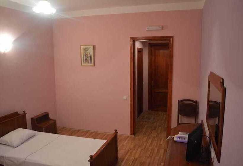 Fotos del hotel Tirifi Holiday:  3