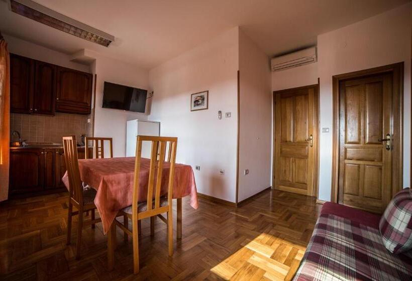 Fotos del hotel Pansion Valbruna:  24