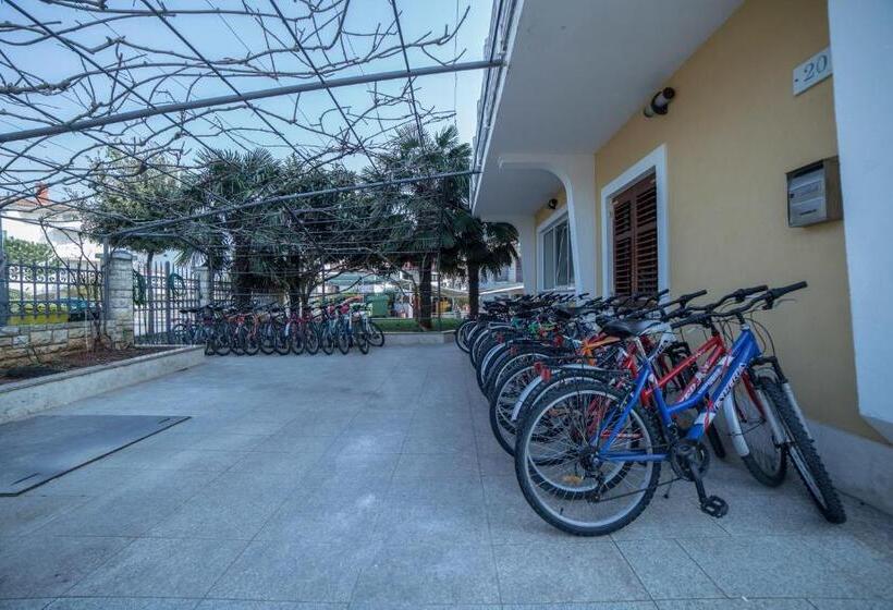 Fotos del hotel Pansion Valbruna:  5