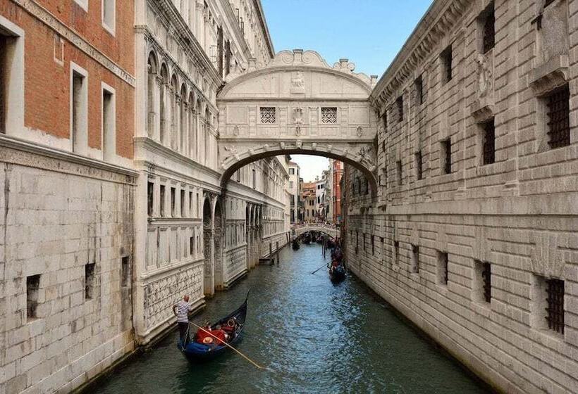Fotos del hotel Messner Palace:  15