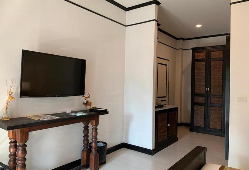 99 The Heritage Hotel