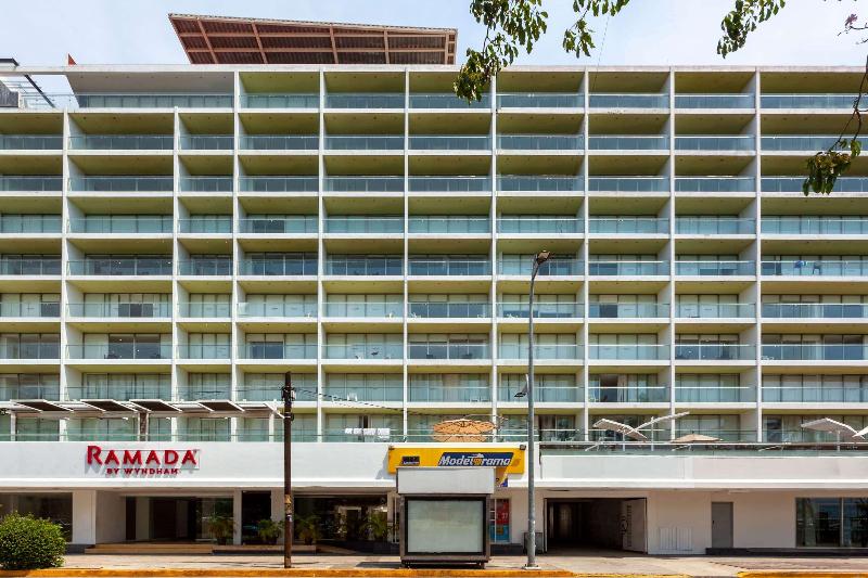 Ramada By Wyndham Acapulco  & Suites