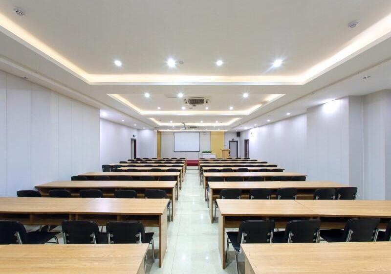 Fotos del hotel Greentree Inn Anhui Hefei South Railway Station Damo Sqaure Business:  6