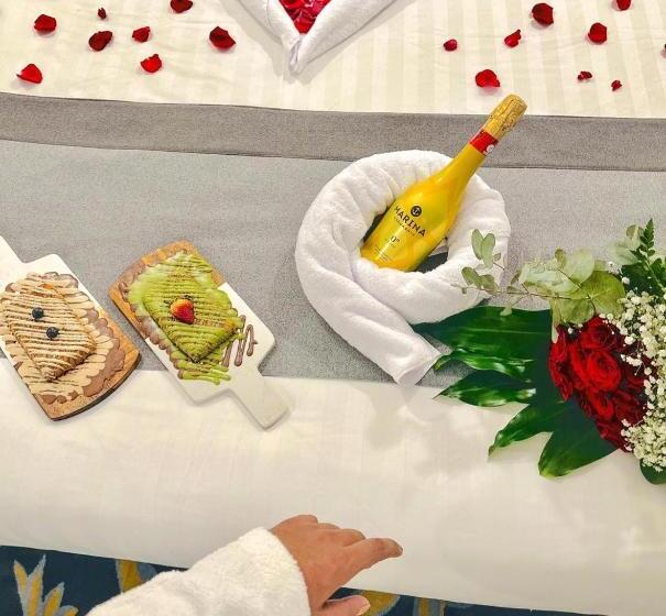 Fotos del hotel Laten Suites:  13