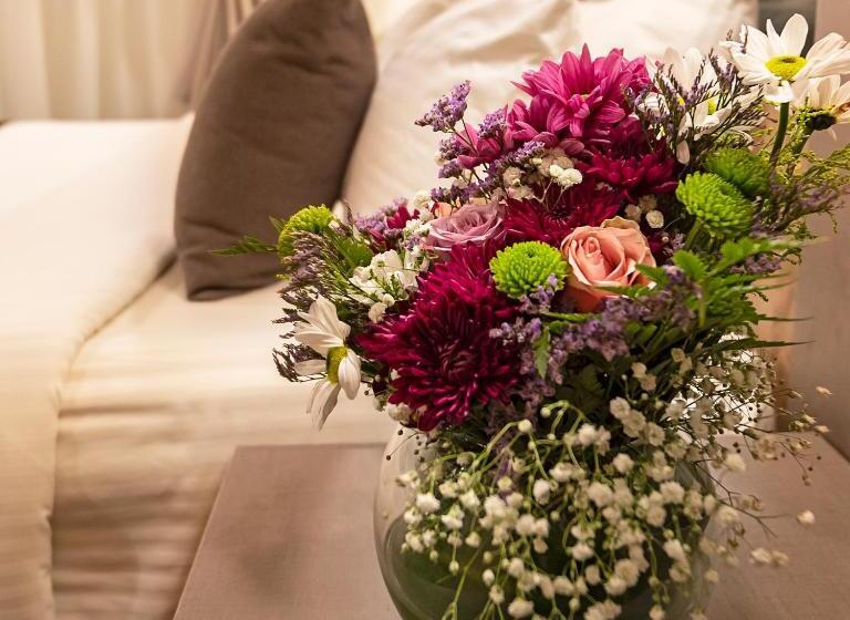 Fotos del hotel Laten Suites:  8