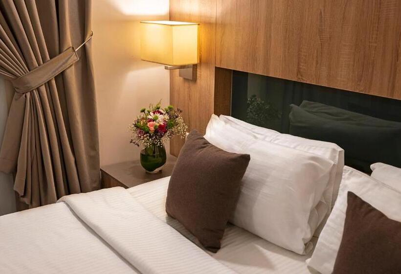 Fotos del hotel Laten Suites:  9