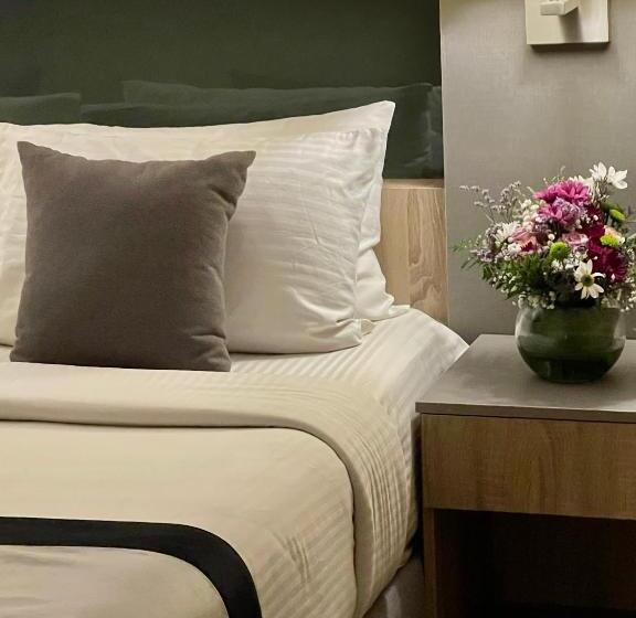 Fotos del hotel Laten Suites:  14