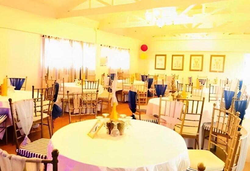 Fotos del hotel The Alpa Hotel And Restaurant:  6