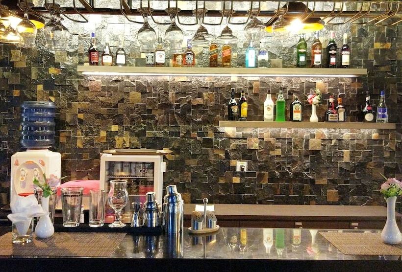 Fotos del hotel Asialink Easy By Prasanthi Formerly The Evitel:  6