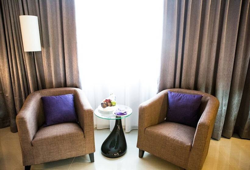 Fotos del hotel Asialink Easy By Prasanthi Formerly The Evitel:  17