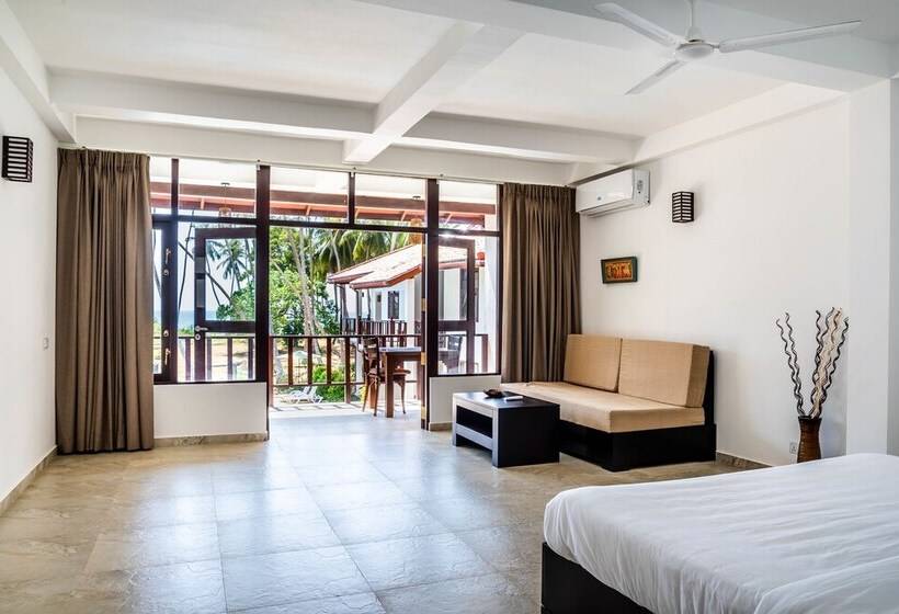 Fotos del hotel Green Parrot Beach Resort:  3