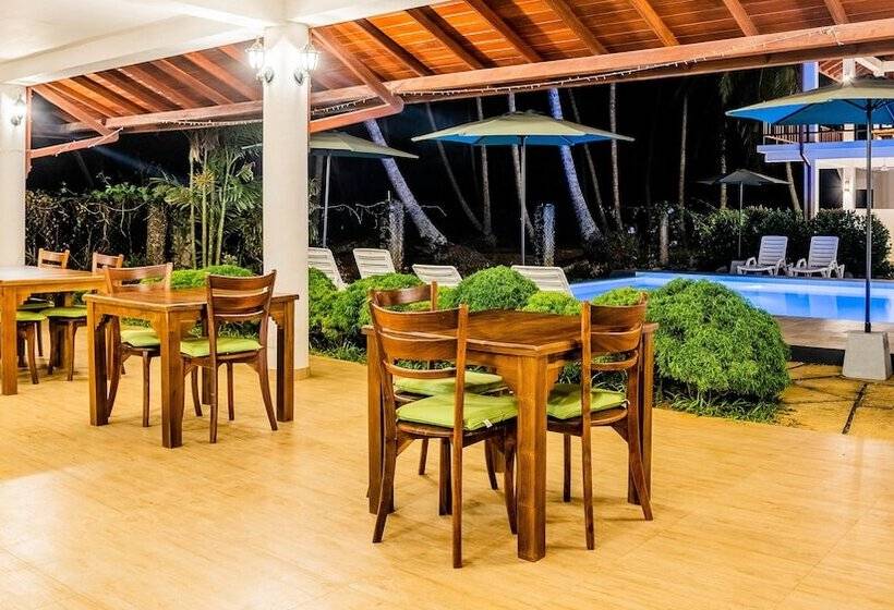 Fotos del hotel Green Parrot Beach Resort:  15