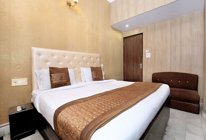 Fotos del hotel Sallow International:  11