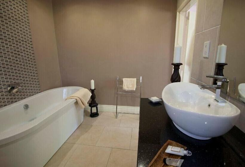 Fotos del hotel Woodlands Guest Lodge:  6