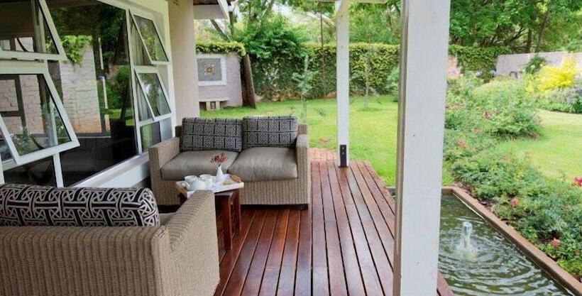 Fotos del hotel Woodlands Guest Lodge:  13