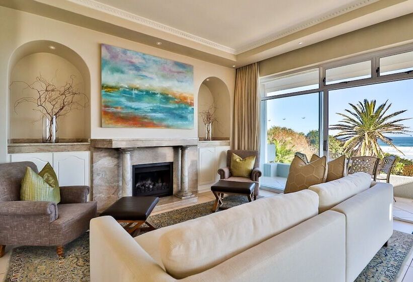 Hermanus Beachfront Lodge