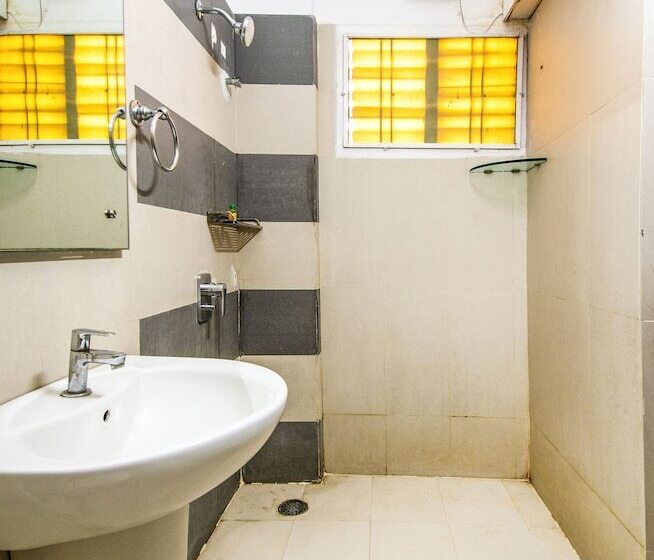 Fotos del hotel Capital O 10598 Sunrise Castle:  3