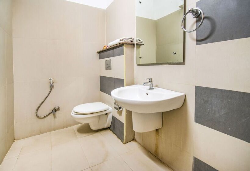 Fotos del hotel Capital O 10598 Sunrise Castle:  4