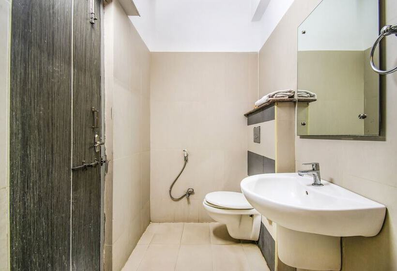 Fotos del hotel Capital O 10598 Sunrise Castle:  5