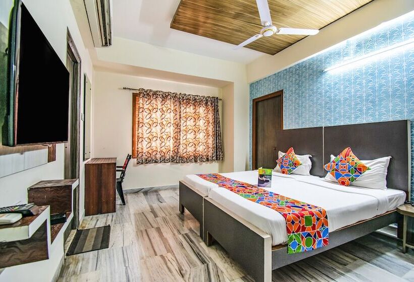 Fotos del hotel Capital O 10598 Sunrise Castle:  9