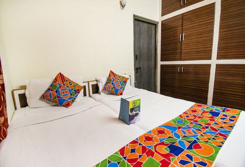 Fotos del hotel Capital O 10598 Sunrise Castle:  10