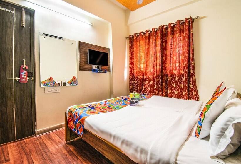 Fotos del hotel Capital O 10598 Sunrise Castle:  15