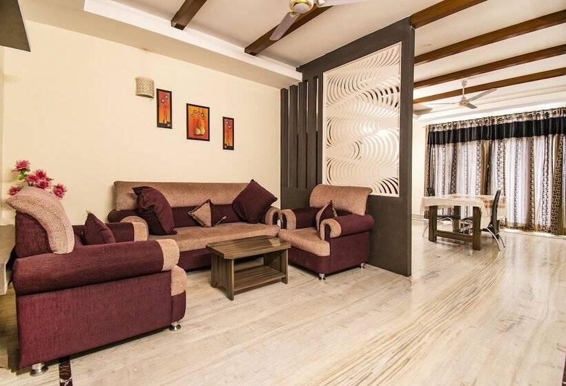 Fotos del hotel Capital O 10598 Sunrise Castle:  19