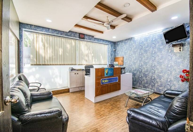 Fotos del hotel Capital O 10598 Sunrise Castle:  21