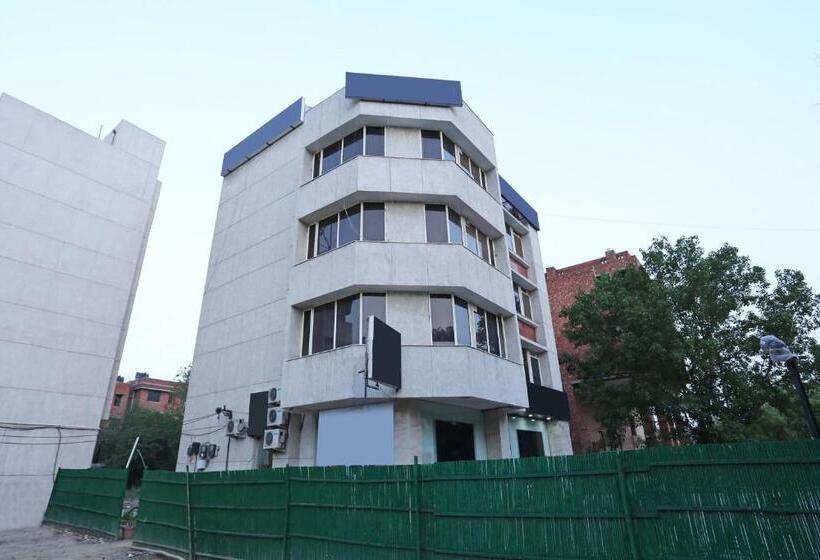 Capital O 8305 Blessings Inn  And Banquet